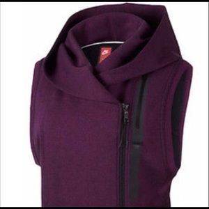 Small Nike Tech Vest